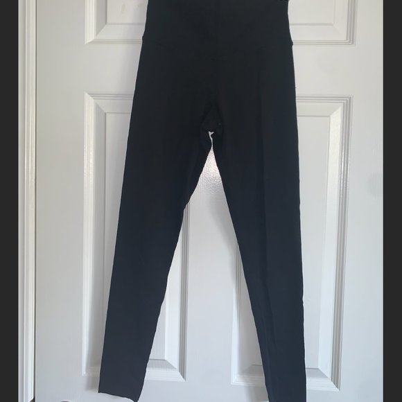 Aritzia Cotton Leggings (x2) and Aritzia Healthcare Heros Tees - Picture 3 of 7